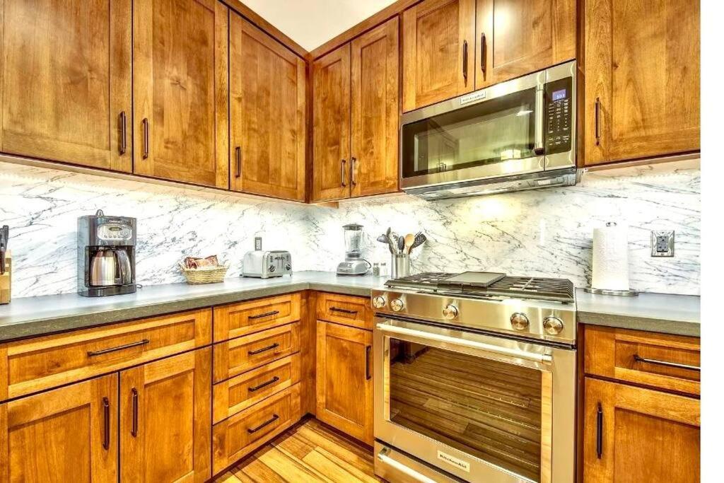 Ski In/Out - Zalanta - Great Location- 2 Hot Tubs - Heated Pool South Lake Tahoe Eksteriør billede